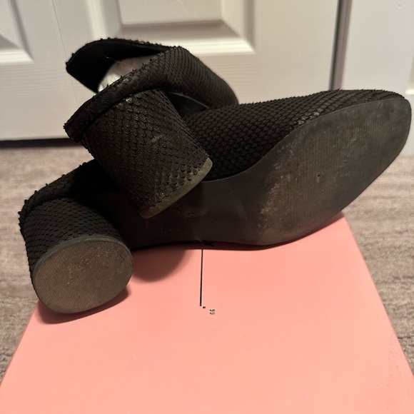 Intentionally Blank Gate Mules - Picture 5 of 5